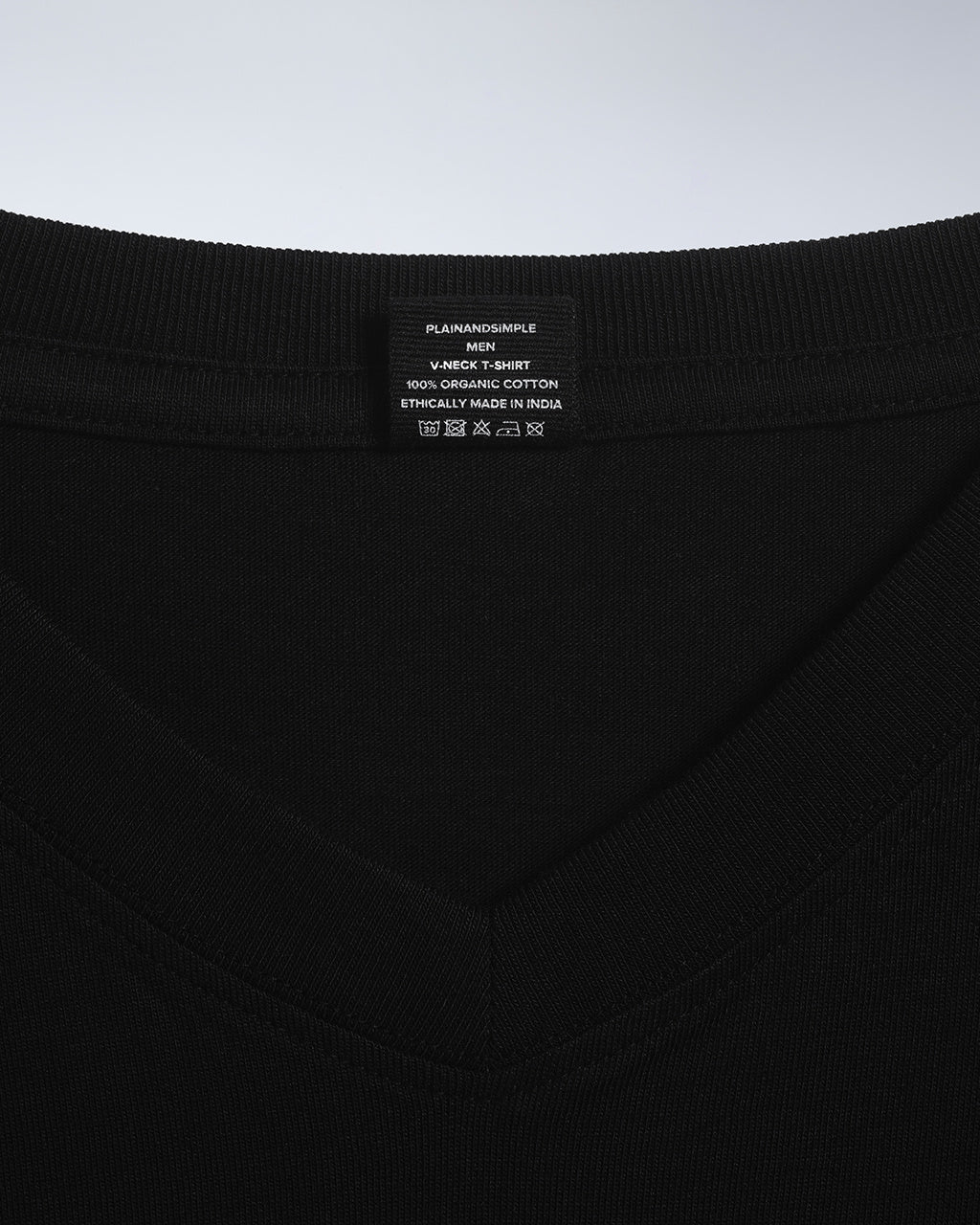 V-Neck T-Shirt – Black
