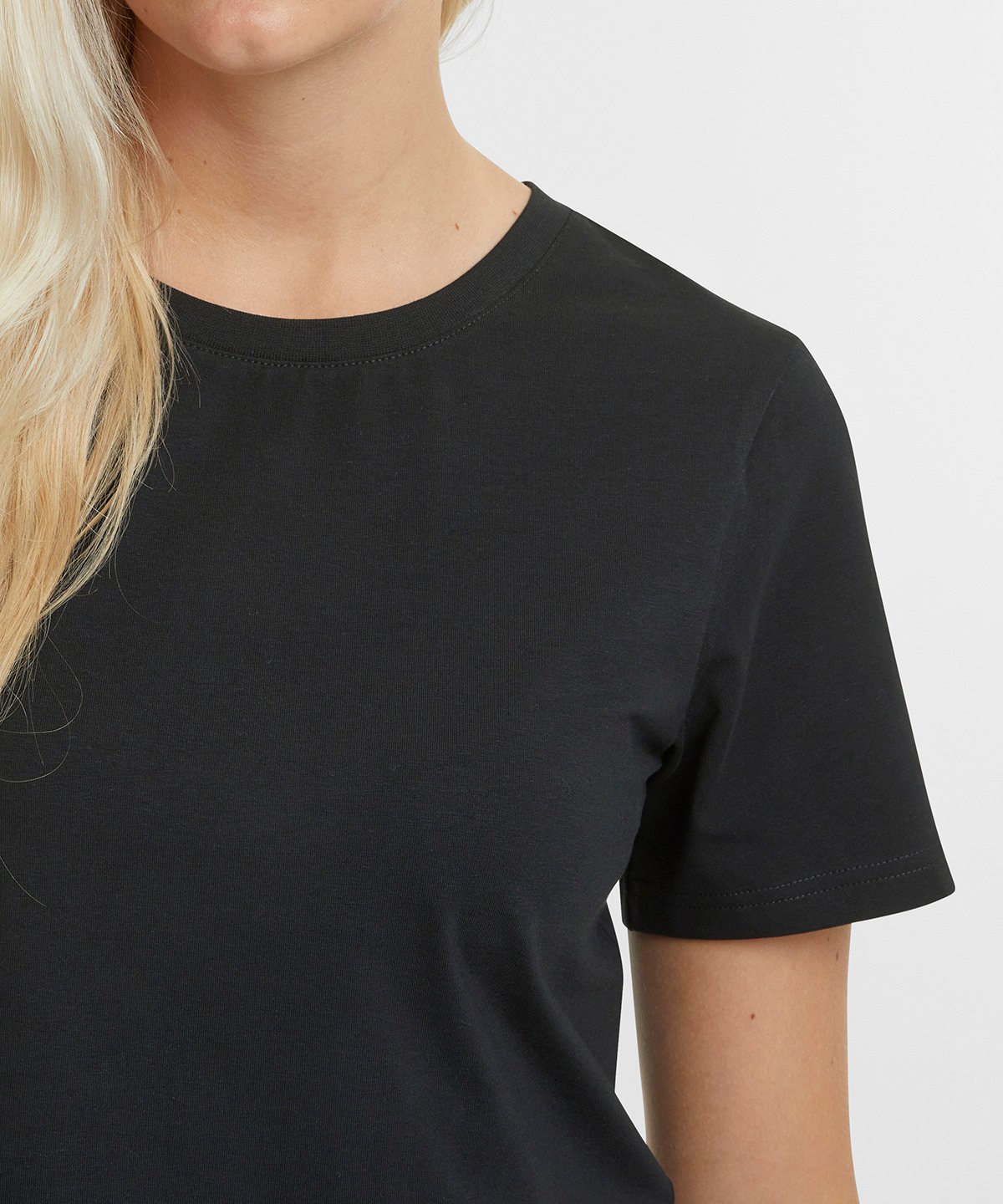 Cropped T-Shirt – Black